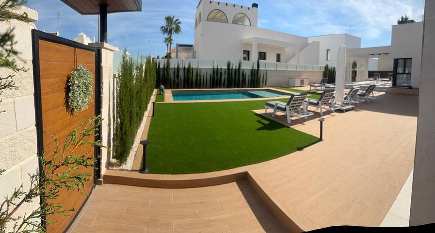 Villa pour 6 personnes, avec jardin ainsi que piscine et vue sur le lac à Rojales - 4