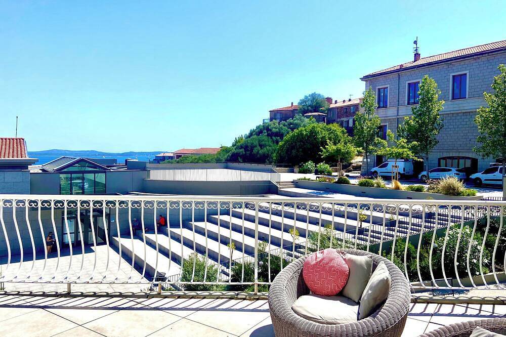 Appartement entier, Appartement  lumineux avec grande terrasse centre ville porto vecchio in Porto-Vecchio, Arrondissement de Sartène