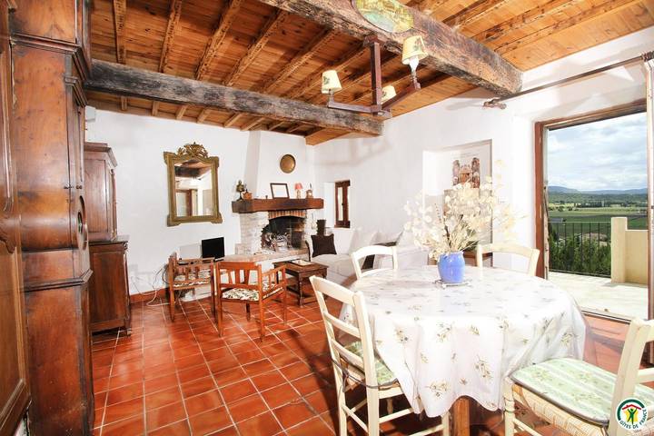 Gîte pour 4 personnes, avec terrasse et jardin