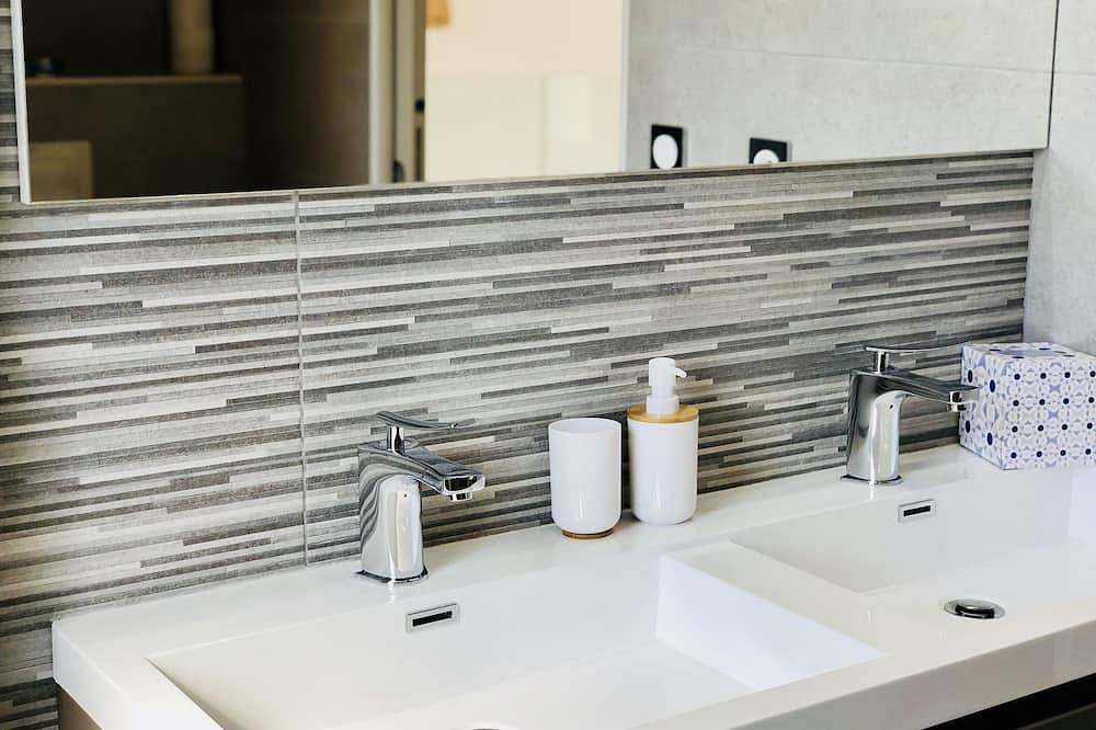 Villa White mit eigenem Pool in La Côte Vermeille, Palau-del-Vidre