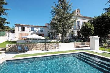 Gîte pour 4 personnes, avec piscine ainsi que jardin et vue à Forcalquier