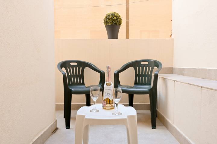 Hôtel pour 2 personnes, avec vue sur l’océan et terrasse dans St. Paul's Bay - 2