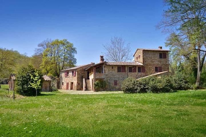 Villa pour 10 personnes, avec jardin et balcon à Lucignano