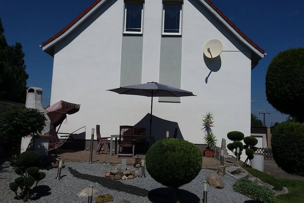 Ganze Wohnung, Wenn ich den See seh, brauch ich kein Meer mehr in Roßbach (Braunsbedra), Braunsbedra