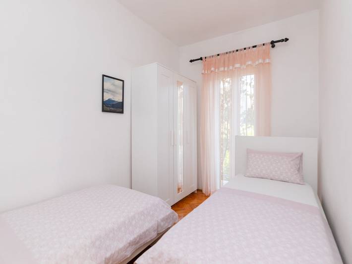 Ferieleilighet for 8 personer, med Terrasse i Supetar