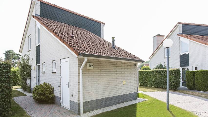 Villa voor 6 personen, with zwembad and terras as well as tuin in Arcen