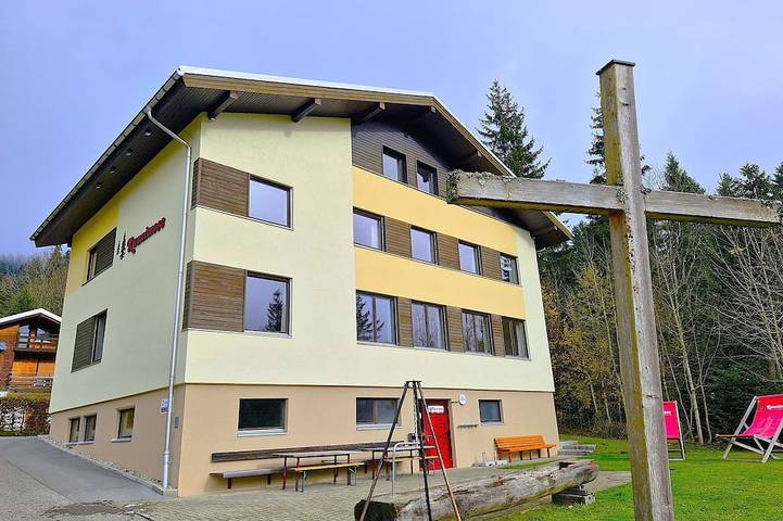 Ferienhaus für 28 Personen, mit Garten, mit Haustier