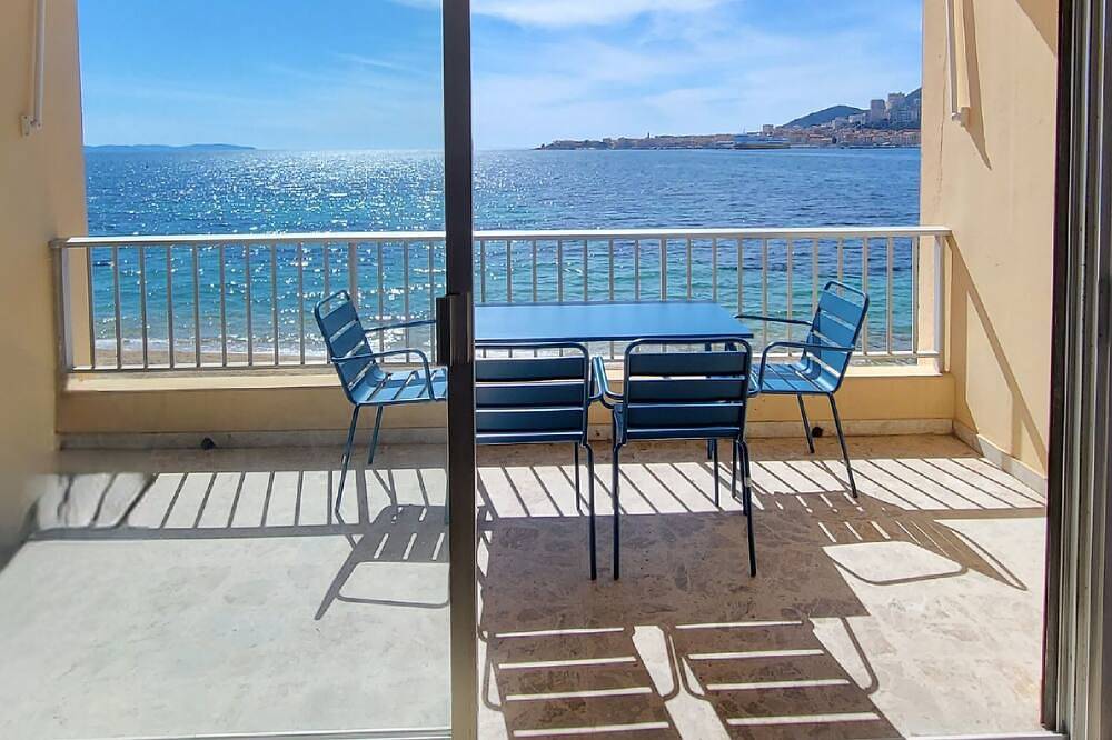 Entire apartment, Studio 2/4 waterfront Ajaccio. in Ajaccio, Ajaccio region