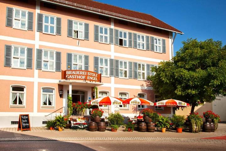 Hotel, mit Terrasse