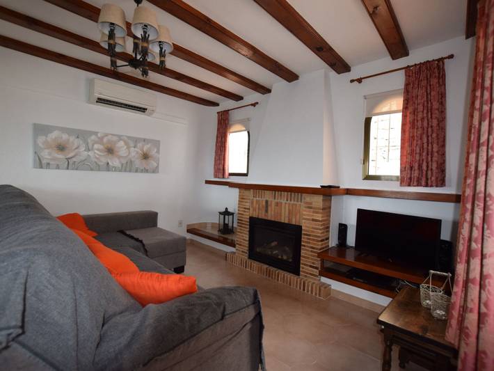 Casa rural para 6 personas, con jardín además de piscina y terraza, Familias con niños en Provincia de Alicante - 2