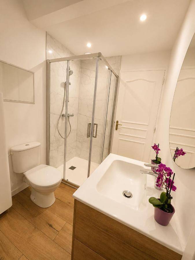 Gîte pour 8 personnes, avec vue et jardin dans Loiron - 4