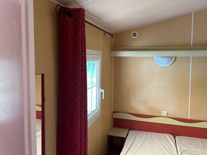 Camping Le Pontillou - Mobilheim 6 personen - Mobilheim Texas : 3 Schlafzimmer - Tv - Großer Kühlschrank - Überdachte Terrasse - 6 Pers. in Villamblard, Périgord Pourpre