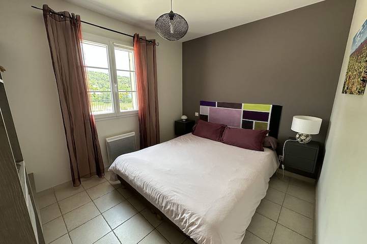 Gîte pour 4 personnes, avec jardin ainsi que jacuzzi et terrasse à Crillon-le-Brave - 3