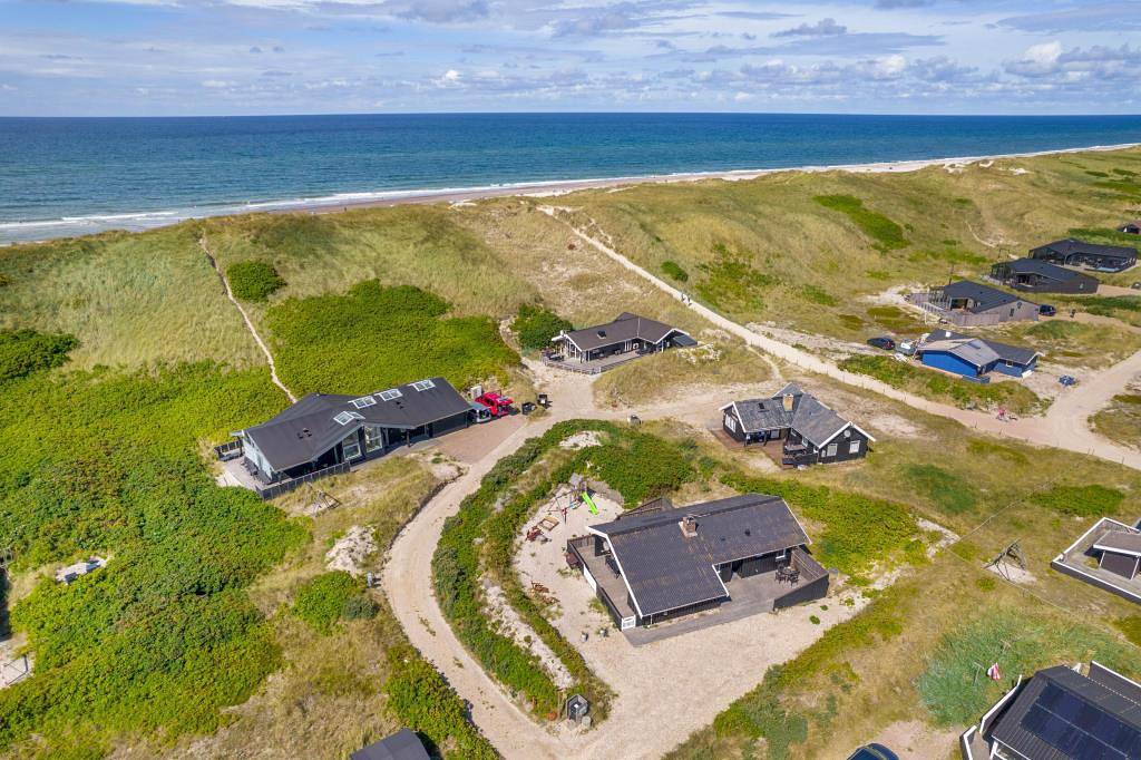 Ferie i sommerhus ved stranden i Bjerregård in Bjerregård, Holmsland Klit