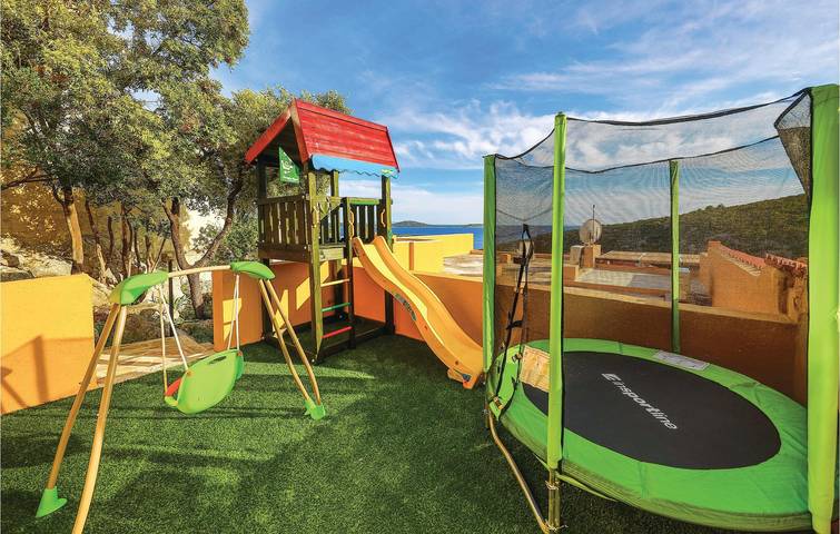 Ferienhaus für 10 Personen, mit Terrasse und Pool, mit Haustier in Split-Dalmatien - 4