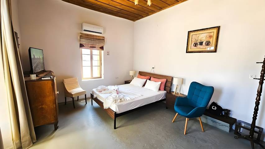 Apartment for 5 people, with balcony in Chania
