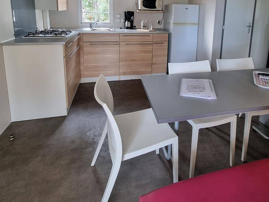 Camping de Ceyreste - Mobilheim 6 personen - Confort 3 Schlafzimmer 8.60m x 4m (34m²) + halbüberdachte Terrasse + Klimaanlage + Fernseher in Ceyreste, Marseille und Umgebung