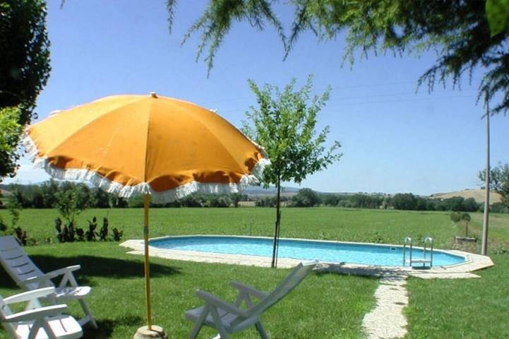 Villa per 13 persone, con piscina e giardino, con animali domestici in Buonconvento