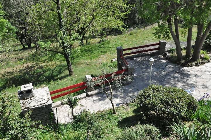 Gîte pour 6 personnes, avec Terrasse ainsi que Jardin et Piscine