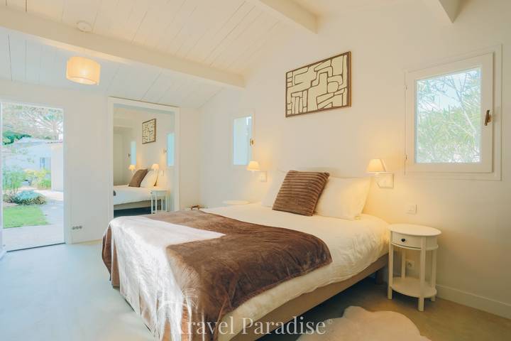 Location de vacances pour 12 personnes, avec terrasse et jardin à Les Portes-en-Ré - 4