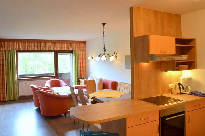 Ferienwohnung für 8 Personen, mit Seeblick und Garten sowie Balkon und Ausblick in Walchsee - 4