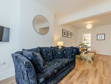 Holiday Rental for 8 People in Margate, Kent, Photo 2