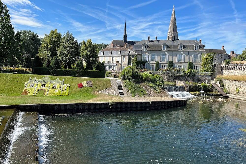 Appartement entier, Appartement l'Abbatiale en plein centre historique in Vendôme, Vallée de la Loire