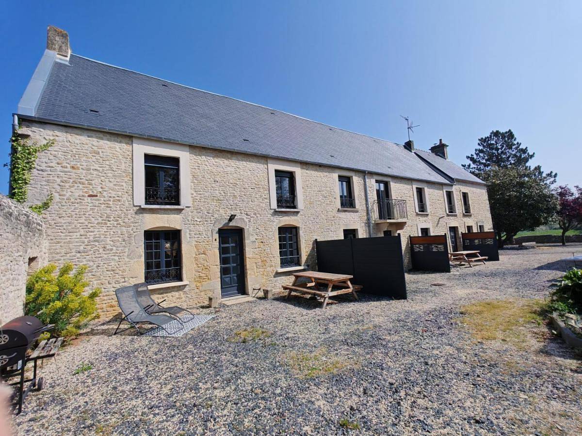 Two-Bedroom House in Manvieux, Région de Bayeux