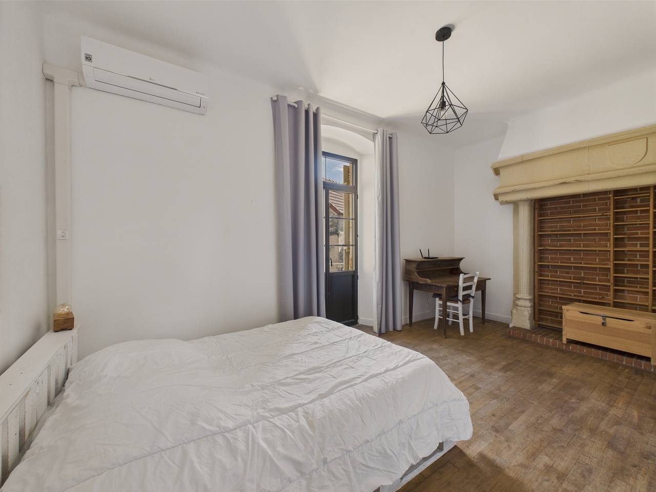 Haus für 5 Personen mit Außenhof im Zentrum in Saint-Léon-sur-Vézère, Périgord Noir