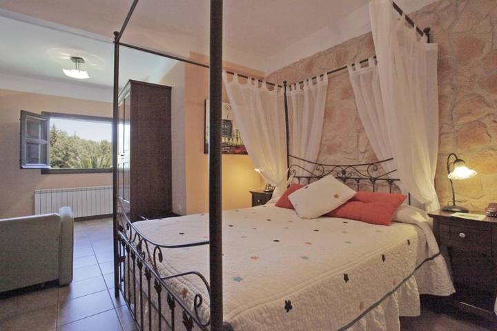 Hotel para 2 personas, con vistas además de piscina y jardín, Se admiten mascotas en Navaconcejo - 4