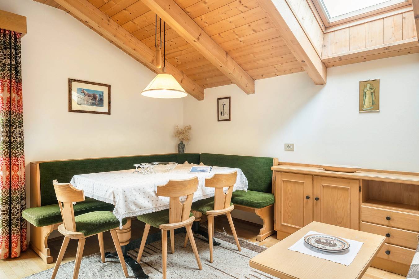 Ganze Wohnung, Ferienwohnung 'Cësa Gravina Suaut' mit Bergblick, Balkon und Wlan in St. Ulrich in Gröden, Dolomiti Superski