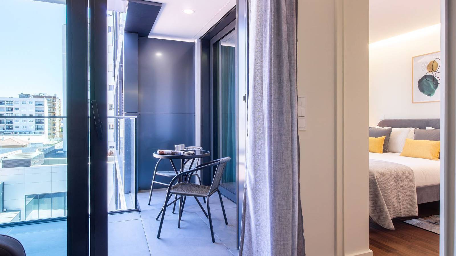 Central Gaia 1Br Flat w/ Balcony by Lovelystay, foto 9
