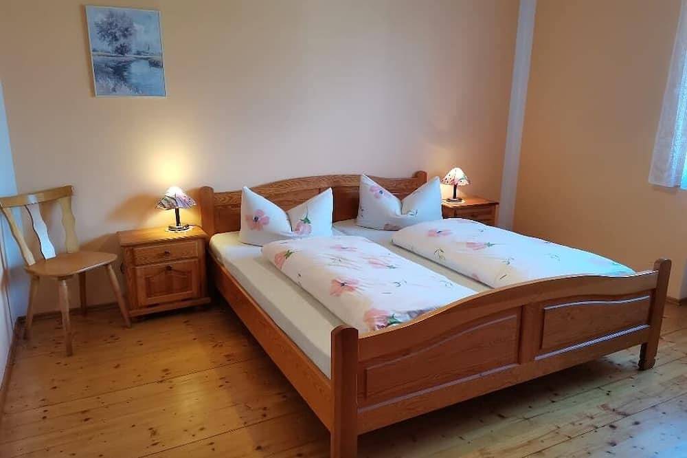 Ganze Wohnung, Ruhige Ferienwohnung (100 qm) mit sonniger Terrasse in Thanstein, Naturpark Oberpfälzer Wald