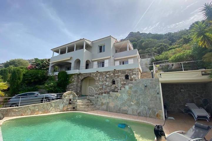 Villa pour 15 personnes à Lumio