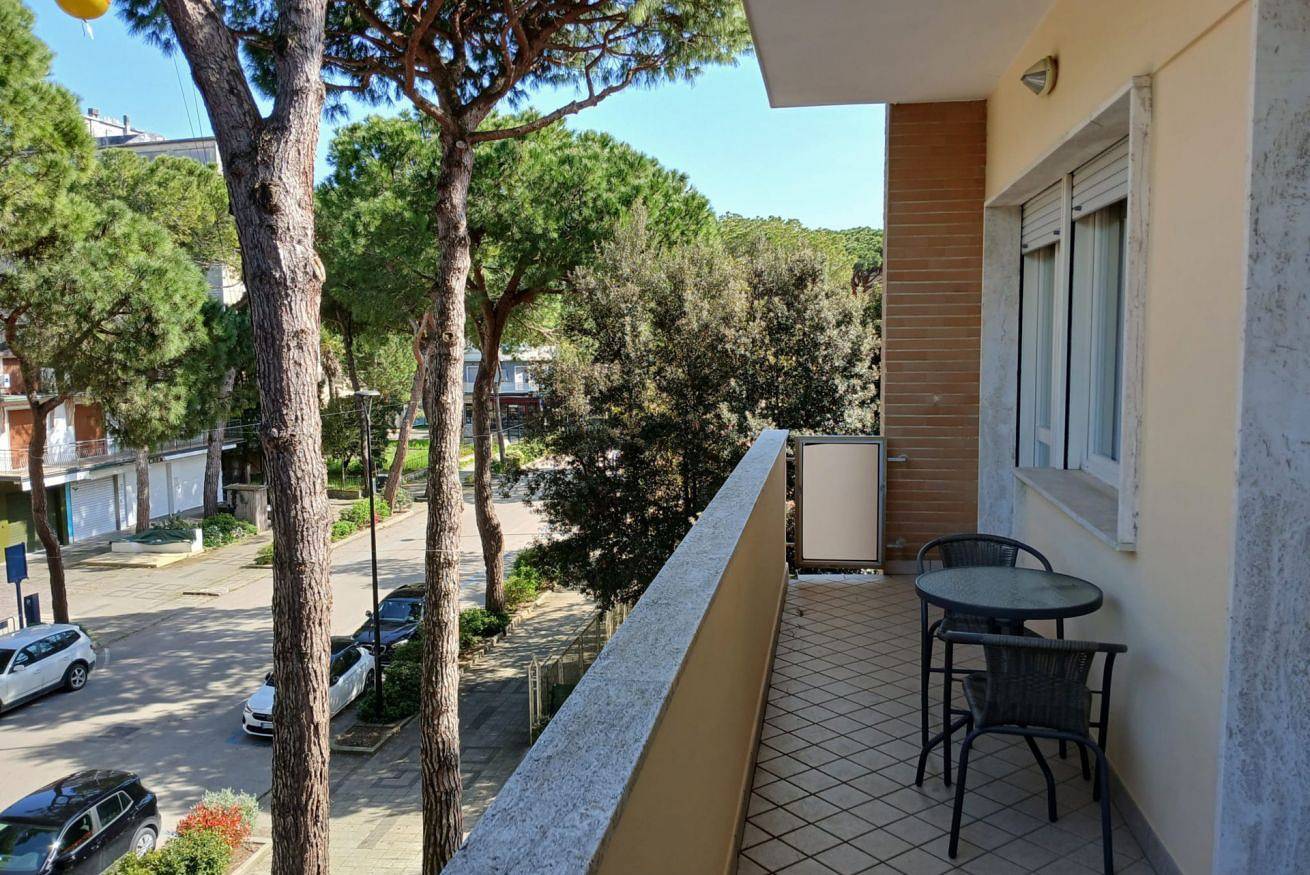 Ganze Wohnung, Cv010 - Cervia, four-room apartment with terrace in the center in Cervia, Ravenna Provinz
