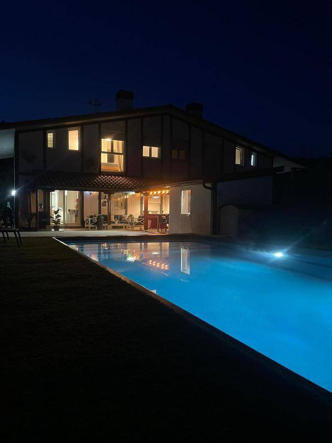 Location de vacances pour 14 personnes, avec vue ainsi que jardin et piscine, animaux acceptés à Mungia - 4