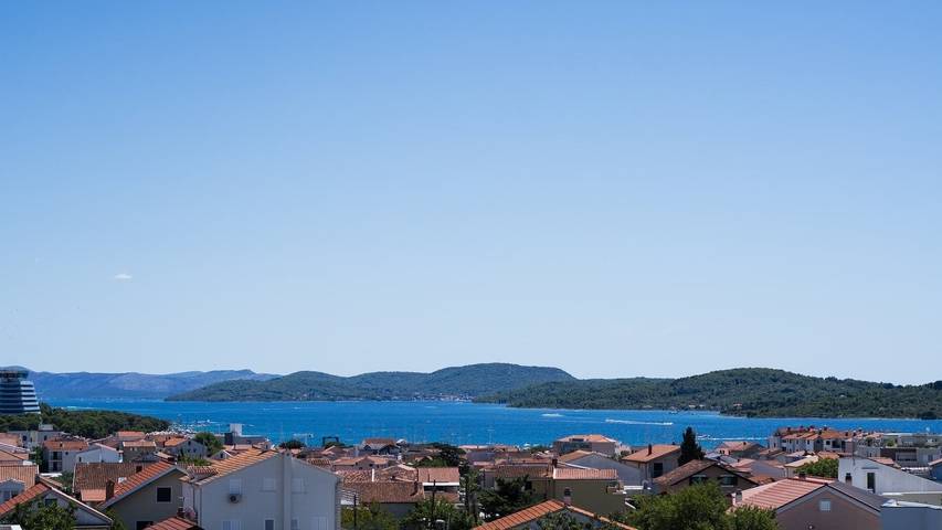 Ferienwohnung für 5 Personen, mit Ausblick und Balkon in Vodice