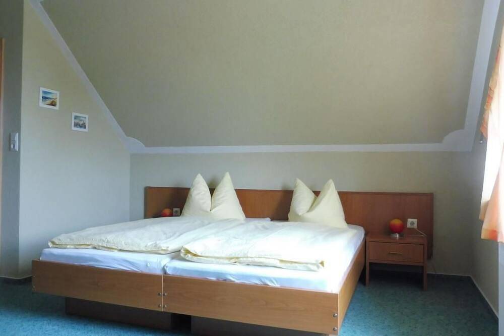 Ganze Wohnung, Nette Wohnung mit Garten, Grill und Pool in Beetzsee, Westhavelland