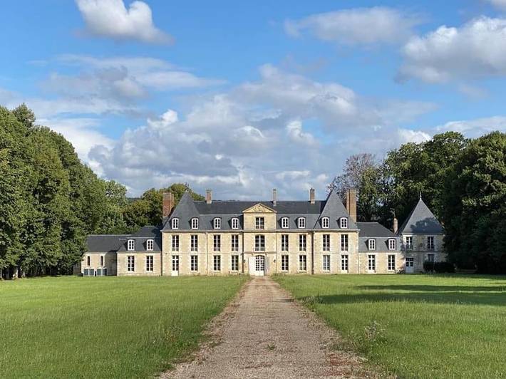 Gîte pour 7 personnes, avec jardin et piscine à Tosny