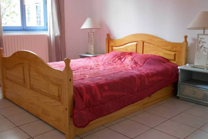 Location de vacances pour 4 personnes, avec piscine et terrasse, animaux acceptés à Saint-Paul-en-Forêt - 3