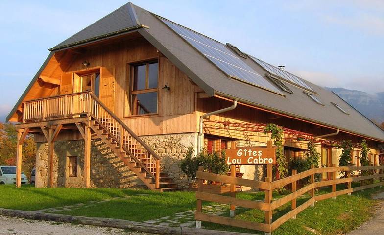 Gîte pour 6 personnes, avec Balcon et Jardin à Montcel