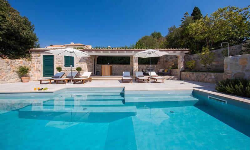 Location de vacances pour 6 personnes, avec terrasse et piscine à Cavtat - 2