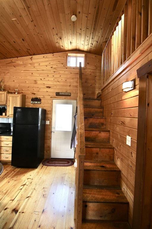 Lake House for 10 Guests in Utah, USA