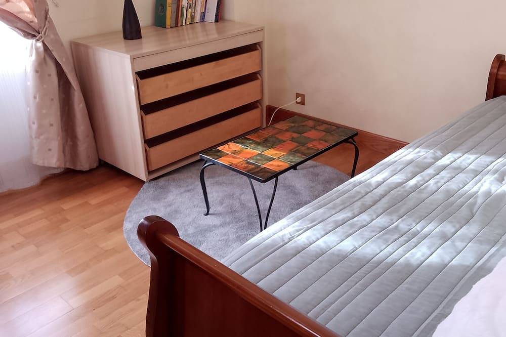 Appartement entier, Hypercentre - Quartier de standing Au Calme - 2 Parkings - Jardin - Wifi in Clermont-Ferrand, Parc naturel régional des Volcans d'Auvergne