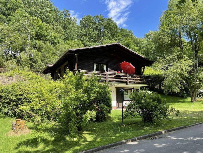 Ferienwohnung für 4 Personen, mit Balkon und Terrasse sowie Garten in Schönecken