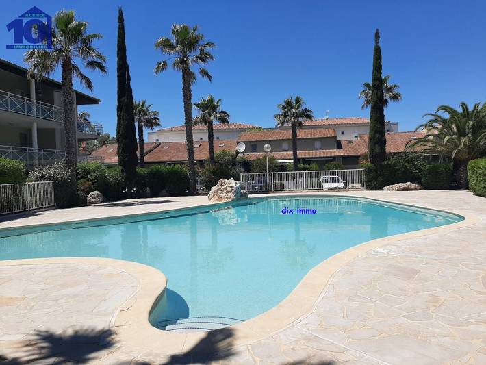 Location de vacances pour 6 personnes, avec terrasse et piscine à Valras-Plage