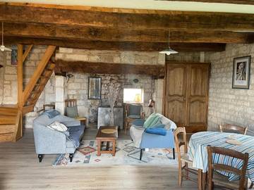 Gîte pour 6 personnes, avec piscine ainsi que jardin et vue à Laburgade
