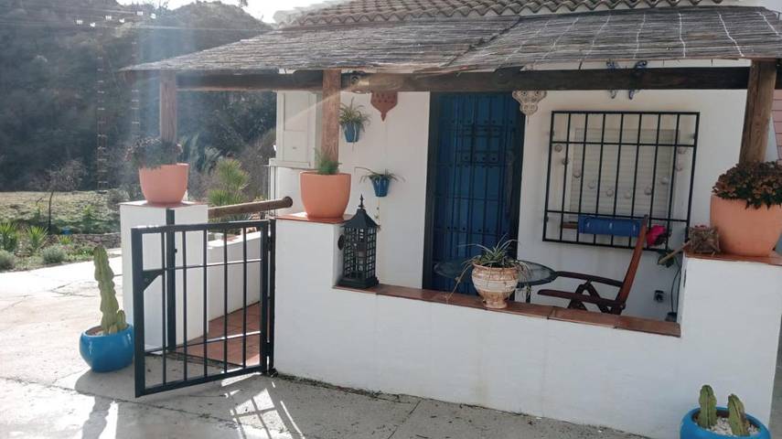 Casa rural para 2 personas, con terraza y vistas además de jardín y piscina en Iznájar - 4