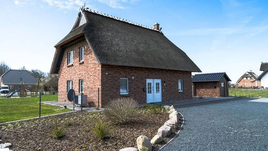 Ferienhaus für 8 Personen, mit Sauna und Garten sowie Terrasse in Poseritz