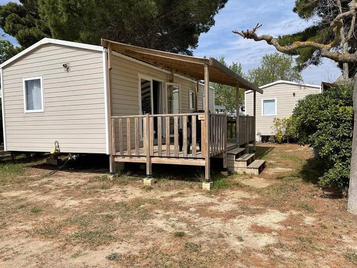 Camping pour 6 personnes, avec piscine et terrasse